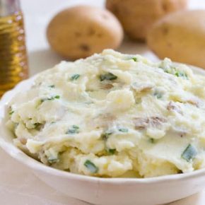 Mashed Potatoes with Sour Cream and Chives