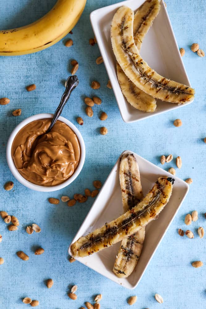 grilled bananas in plates